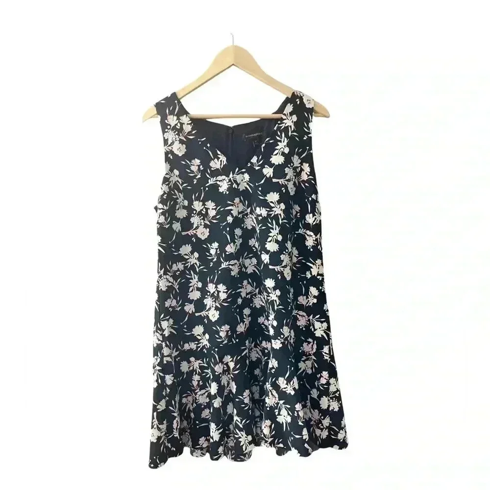 Banana Republic Womens Dress size 10 Sheath Sleeveless Zip Back Lined